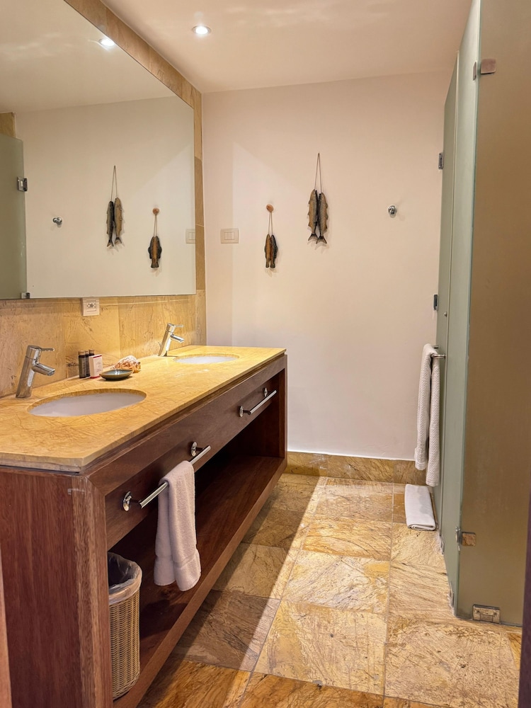 Apt w 2BR Ocean View Jacuzzi in Sotogrande