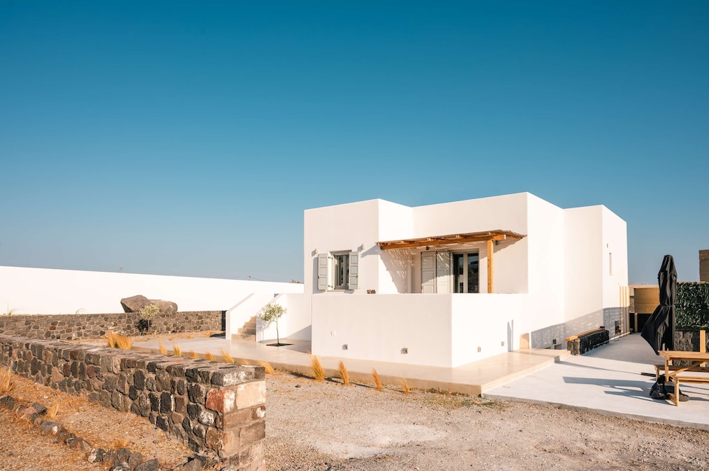Assyr Getaway - Santorini Cozy Cycladic Retreat