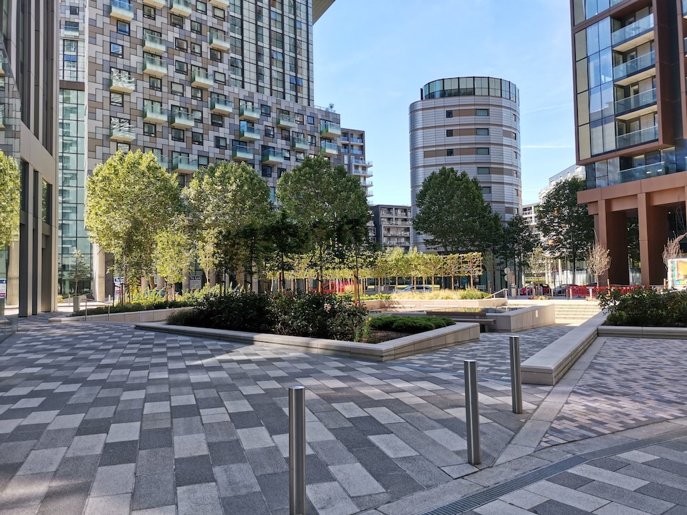 Charles Hope Apartment Canary Wharf
