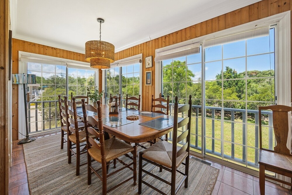 Berry Restful 5 Bedroom Home