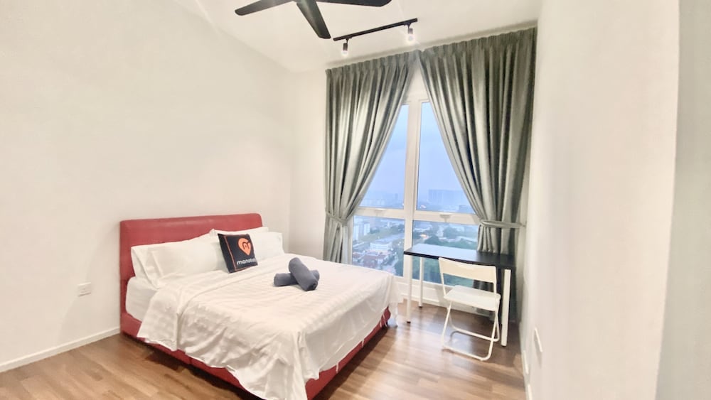 UNA Serviced Apartment by Manatidur