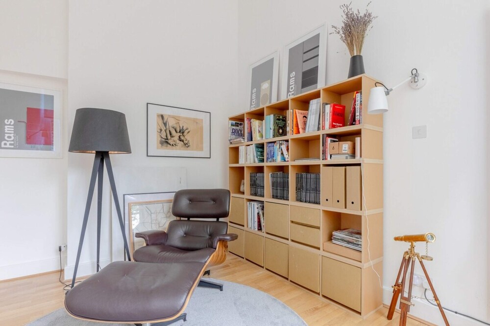 Chic 1BD Maisonette W/hot Tub, King's Cross!