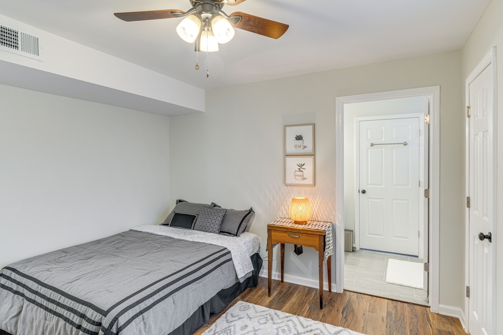2 Mi to University of Louisville: Apt w/ Fire Pit!