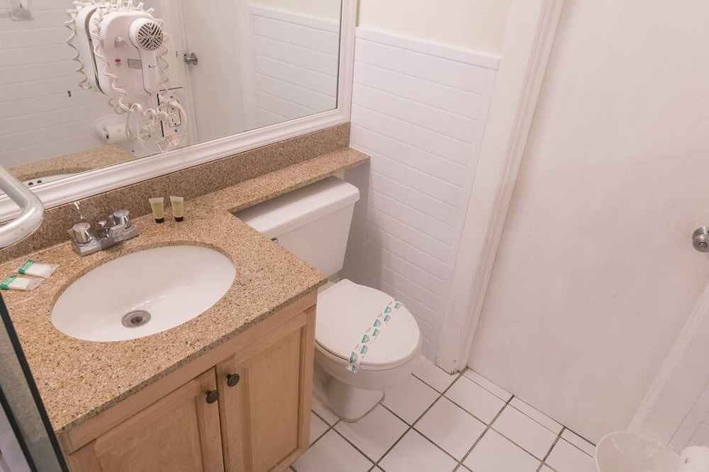 778 Studio Apartment Hollywood view 5
