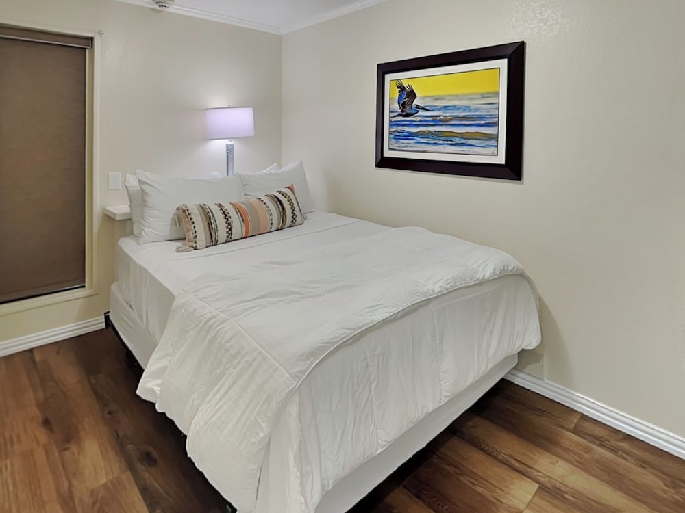 Casa Del Mar 350-front Facing