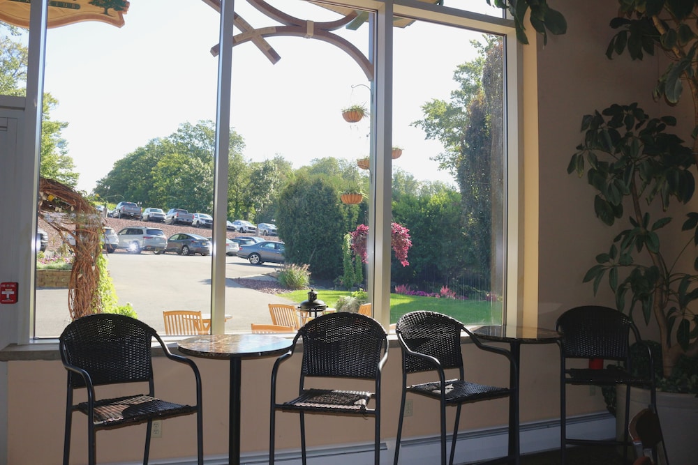 The Lodge at Woodstone Country Club