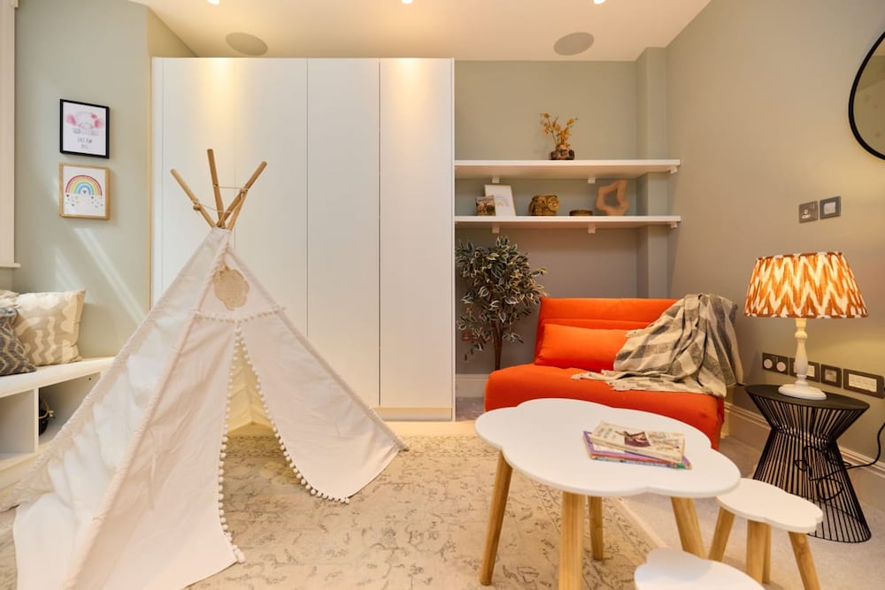 The Regent s Park Scenery - Spacious 3bdr House w Garden and Study Room