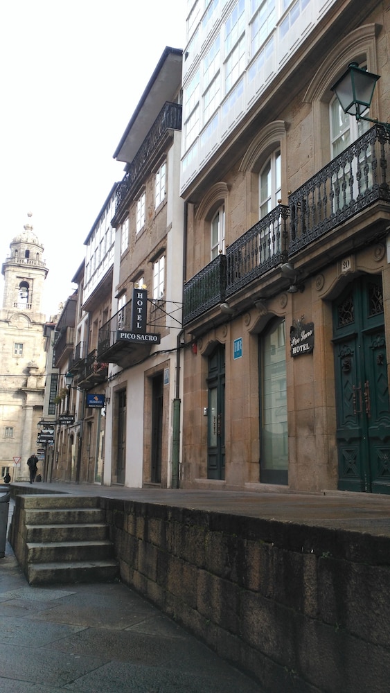 Hotel Pico Sacro II - Image 1