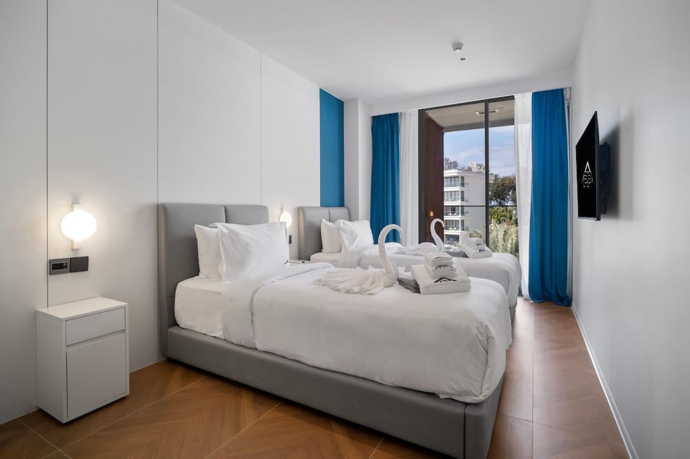 Premier Kora 3-bedroom Apartment E333 Beachfront