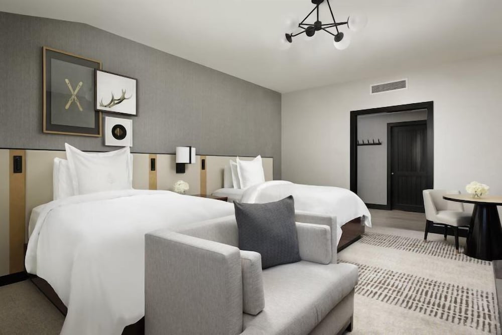 The Four Seasons, Vail - Hotel Room With Two Double Beds