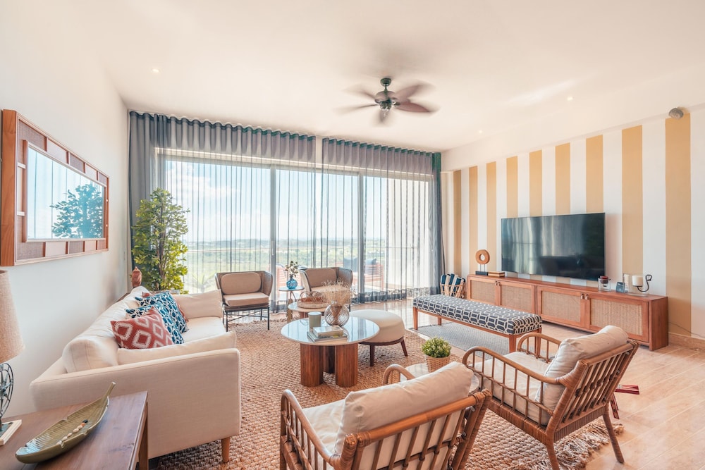 3BR 6 Guests Private Balcony Gym