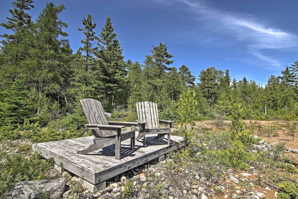 Rustic De Tour Village Cabin w/ Deck on Lake Huron