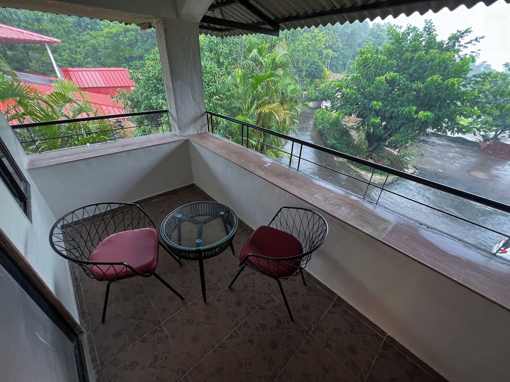 Yash Resort