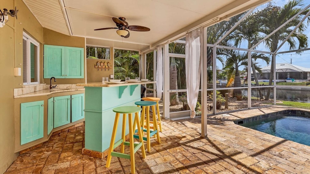 Punta Gorda Isles 3 Bedroom Private Pool+Spa Home on Canal 3 Home