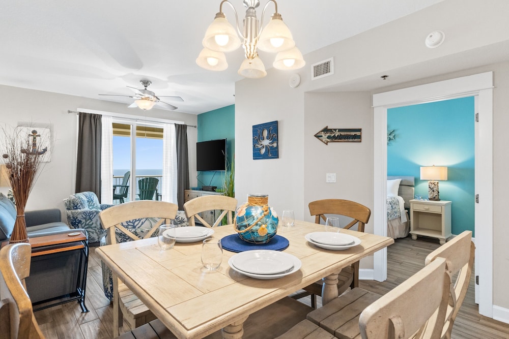 Grand Panama Beach Resort by Book That Condo