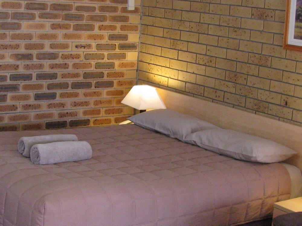 Settlers Motor Inn