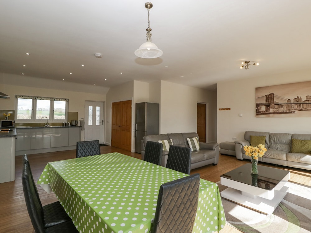 Yeovil Vacations - Rectory Farm Lodge - Property Image 34
