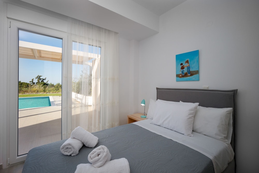 Blue Hills Villas by Estia White 3