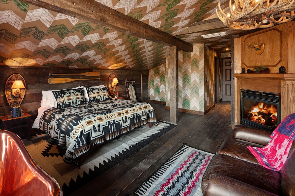 Urban Cowboy Lodge 7