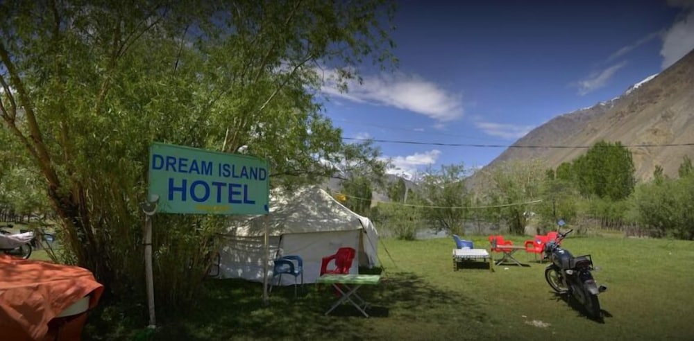 Dream Island Hotel Phander view 4