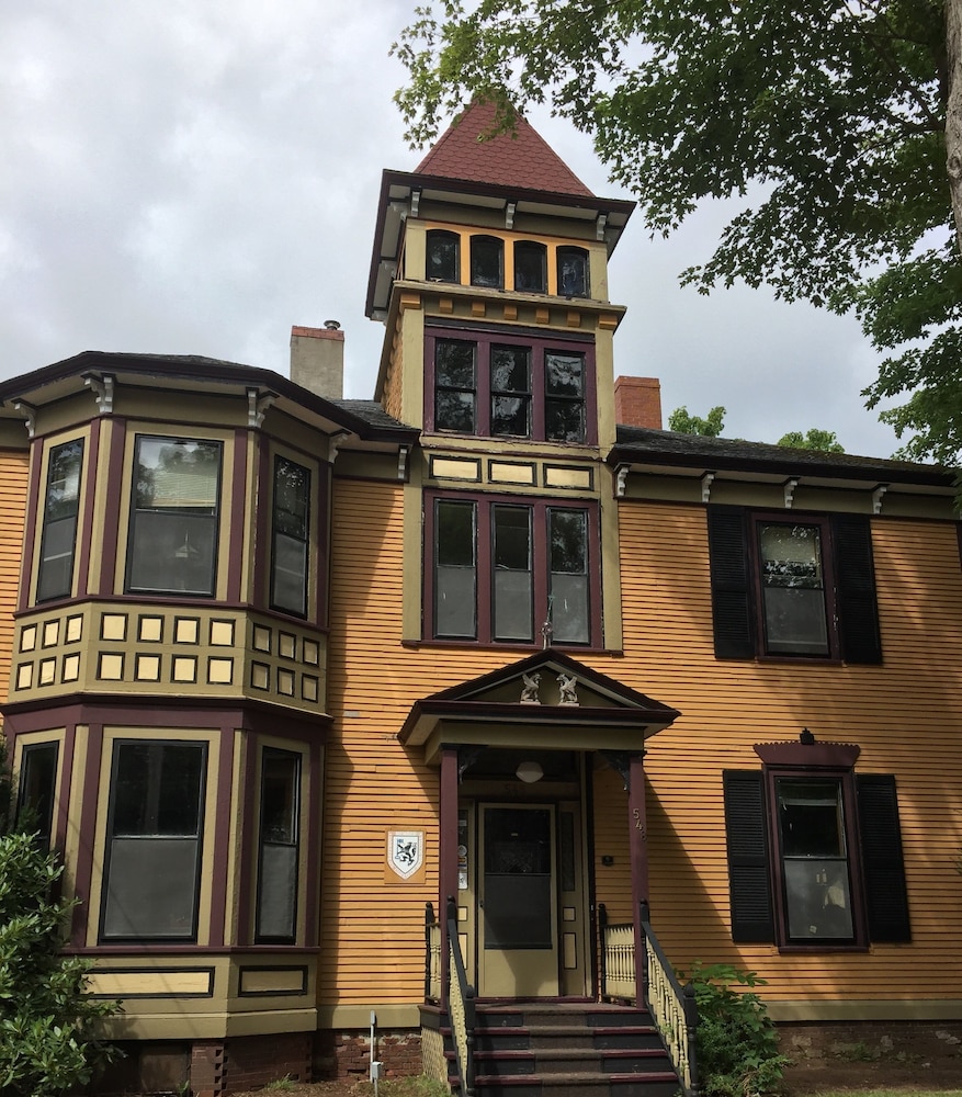 Hotel Carlisle House Inn