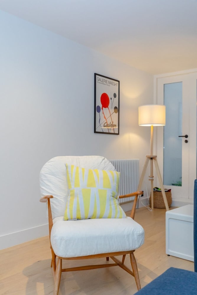 Chic 1BD Flat W/private Terrace Knightsbridge!