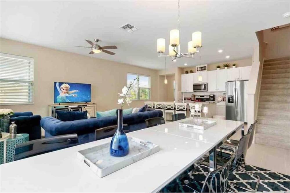 Super Chic-4 Bedroom Townhome IN Disney Area
