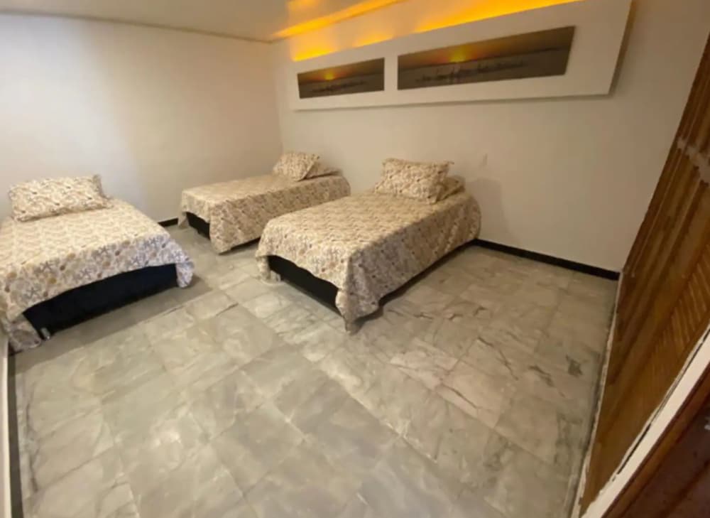 Apartamento con Playa Privada en Sunrise view 4