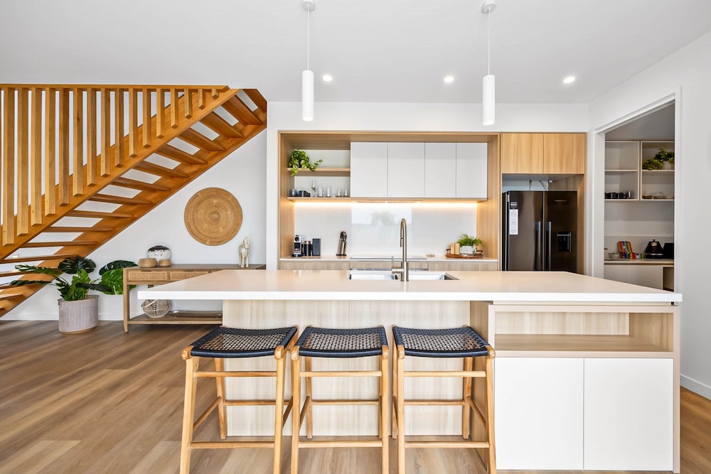 Bokarina 3-bed Stunning Home, Steps From Beach