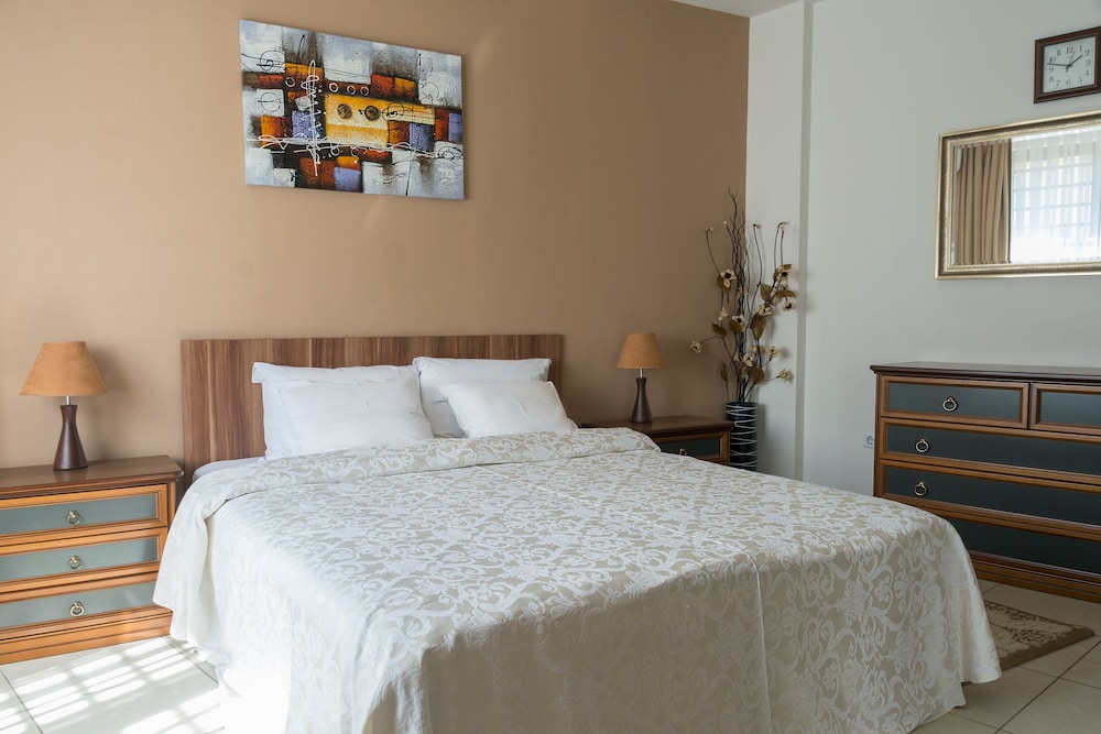 Maxxy Apartments view 2