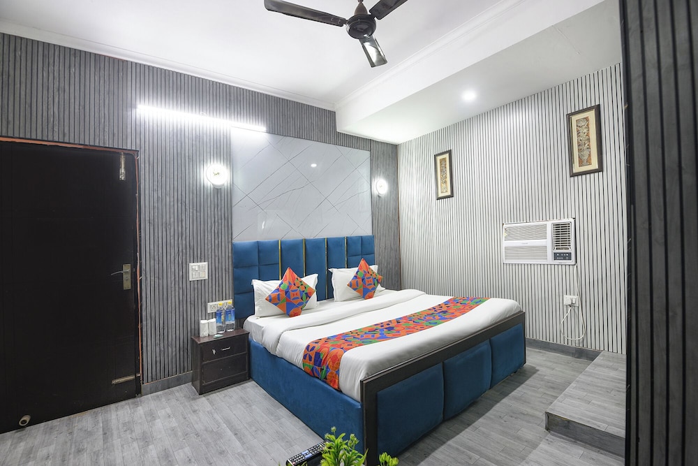 Fabhotel Happy Residency
