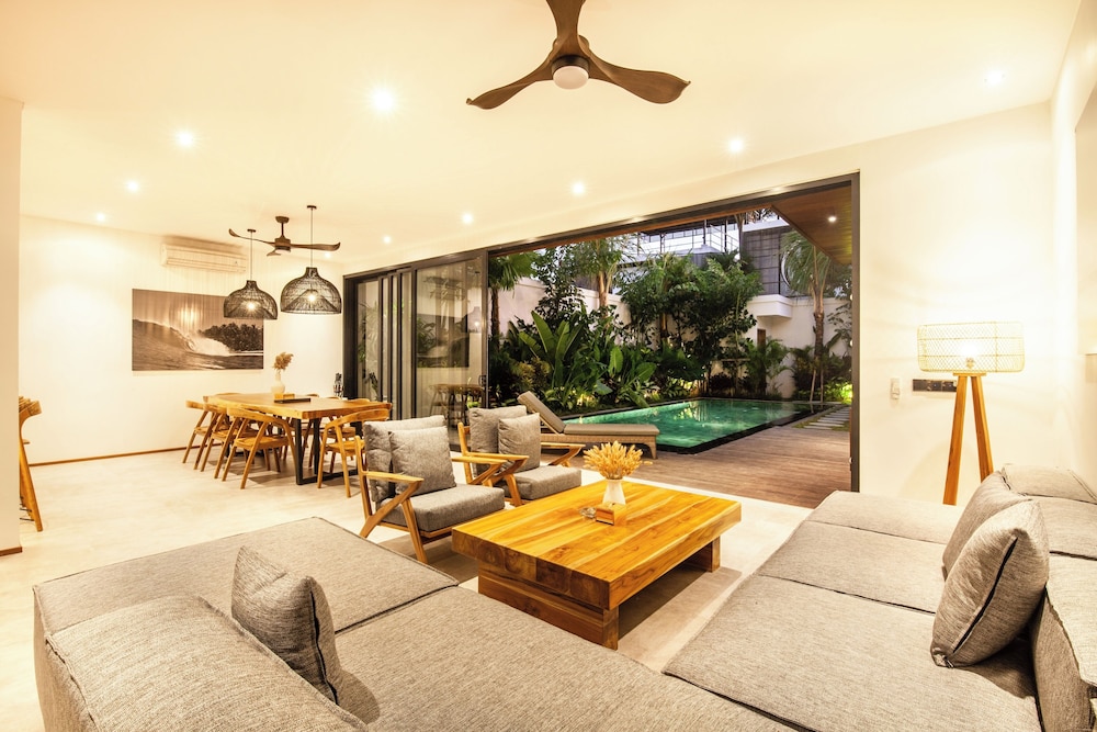 Seaside Escape: 4BR Villa, 190m to Canggu Beach