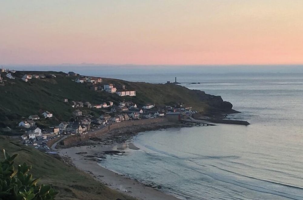 Eco-friendly Cornish Sanctuary Peaceful Location