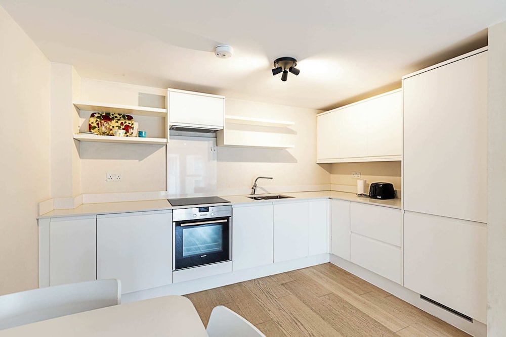 City Relay Sleek Apartment in Belgravia