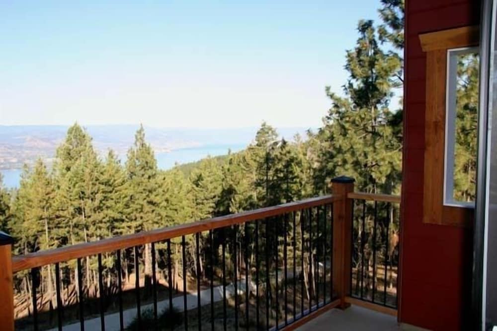 Crooked Tree Guest Suites