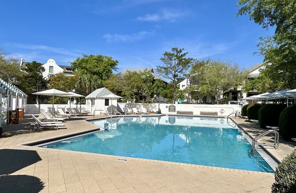 Rosemary Bluegrass by Avantstay LUX Downtown Rosemary Private Pool