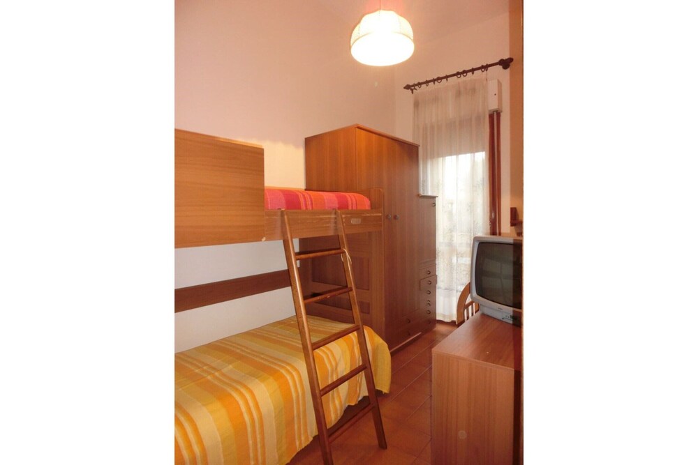 Comfortable Flat Near the sea With Garden