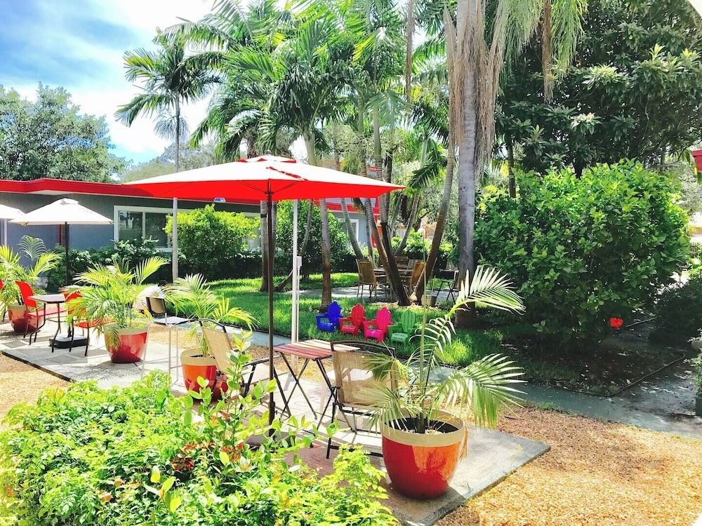 Cozy 2BR in Hollywood FL Pet Friendly