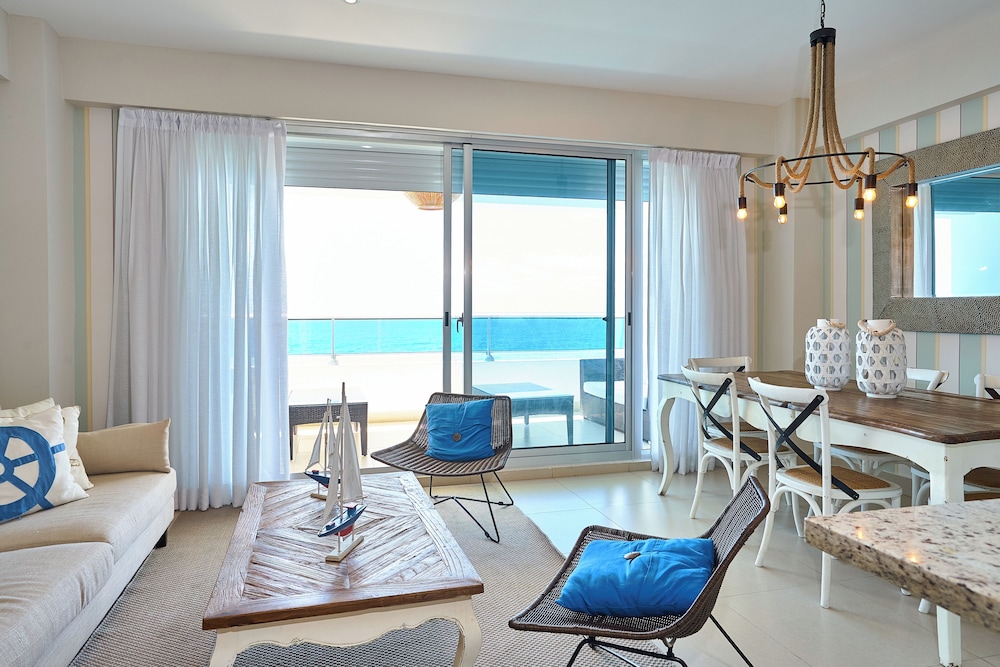 Beachfront Condos Las Olas Sleeps 6