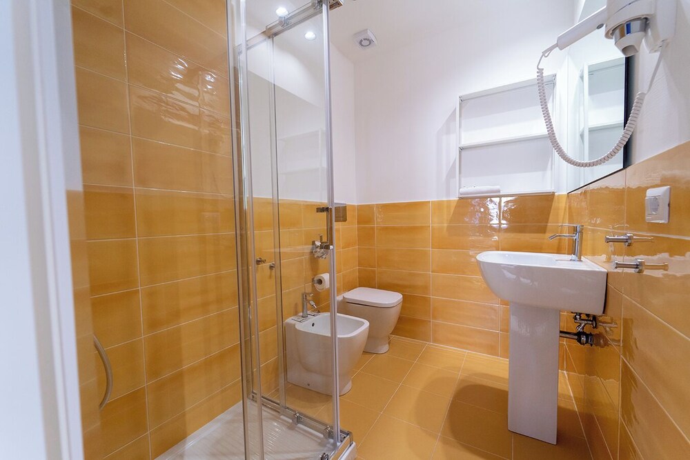 H.R. BOUTIQUE PORTO NAPOLI CENTRO by ClaPa Group Dislocated Hospitality