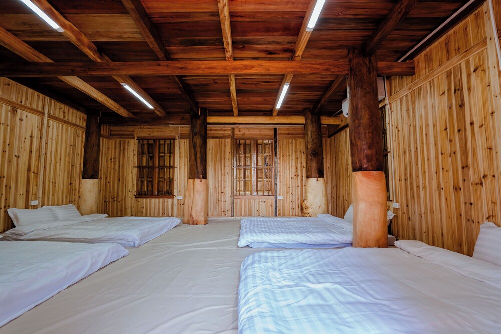 Bai Tu Long Mountain Resort