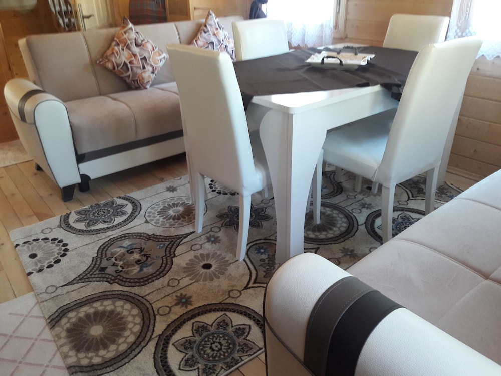 Meleklerin Evi Apart