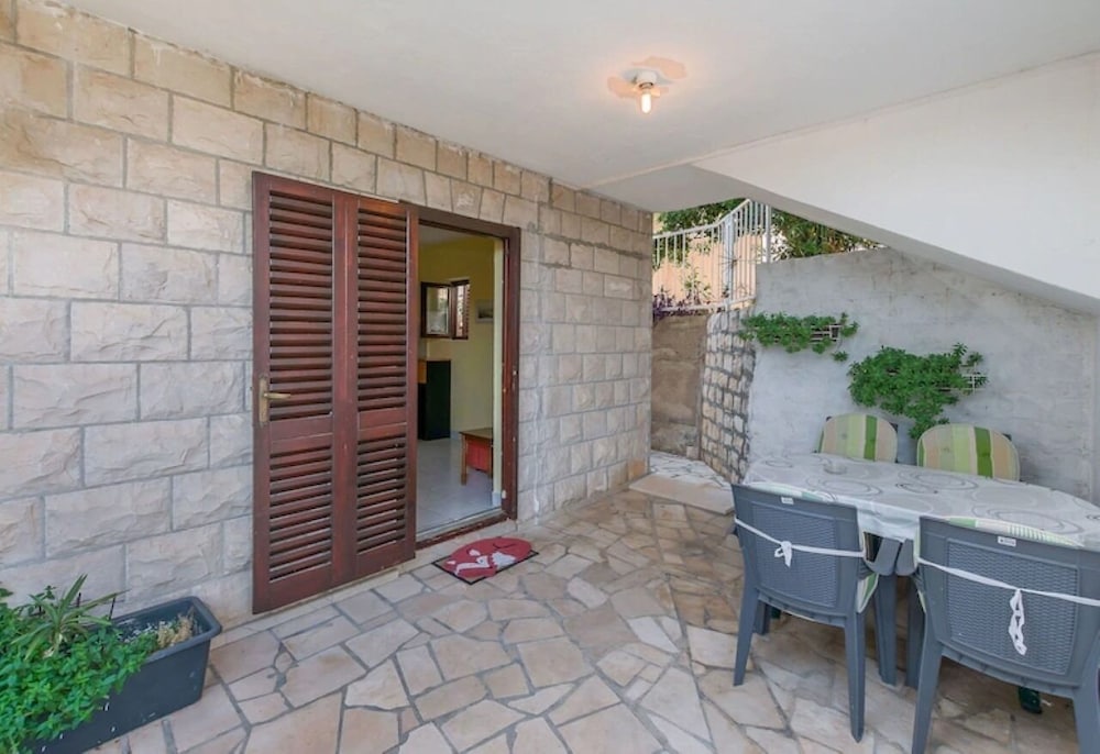Mari - Great Location 30m From the sea - A1 Donji view 4