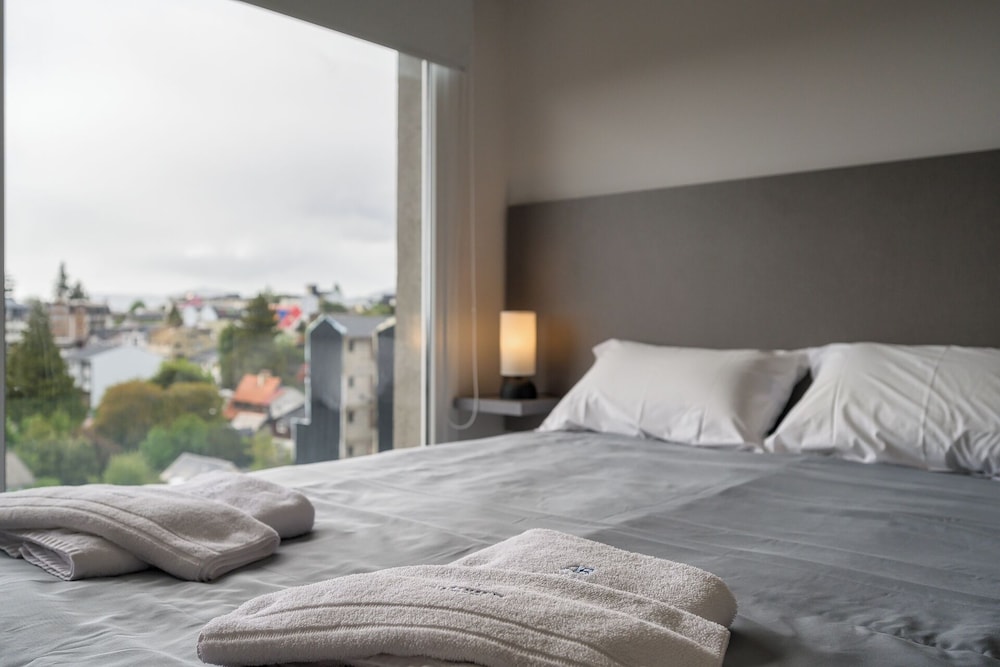 Downtown Apartment, Stunning Views, Terrace PL1 by Apartments Bariloche