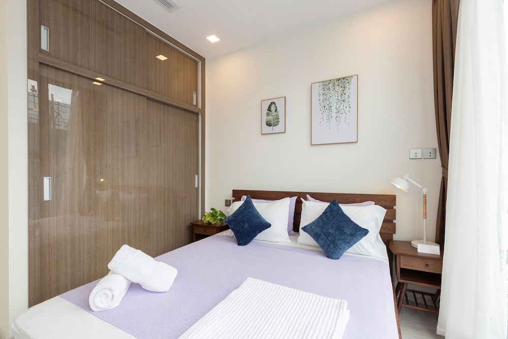 Christina's Saigon - Vinhomes Golden River