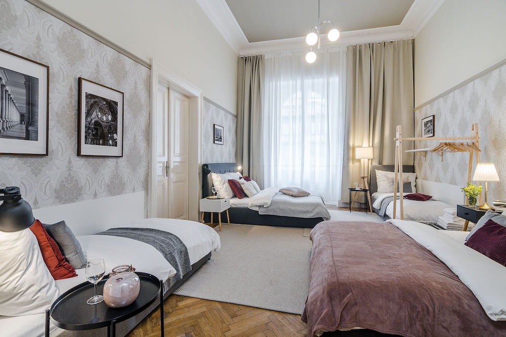 Modern APT in Center by Michal&Friends