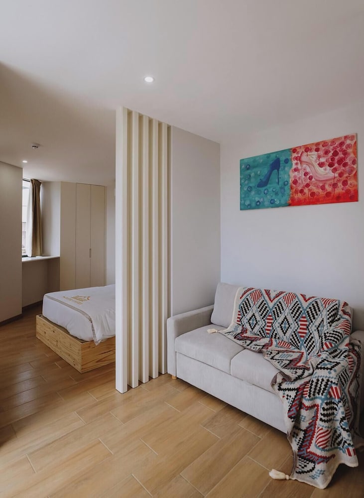 888hostel&suites