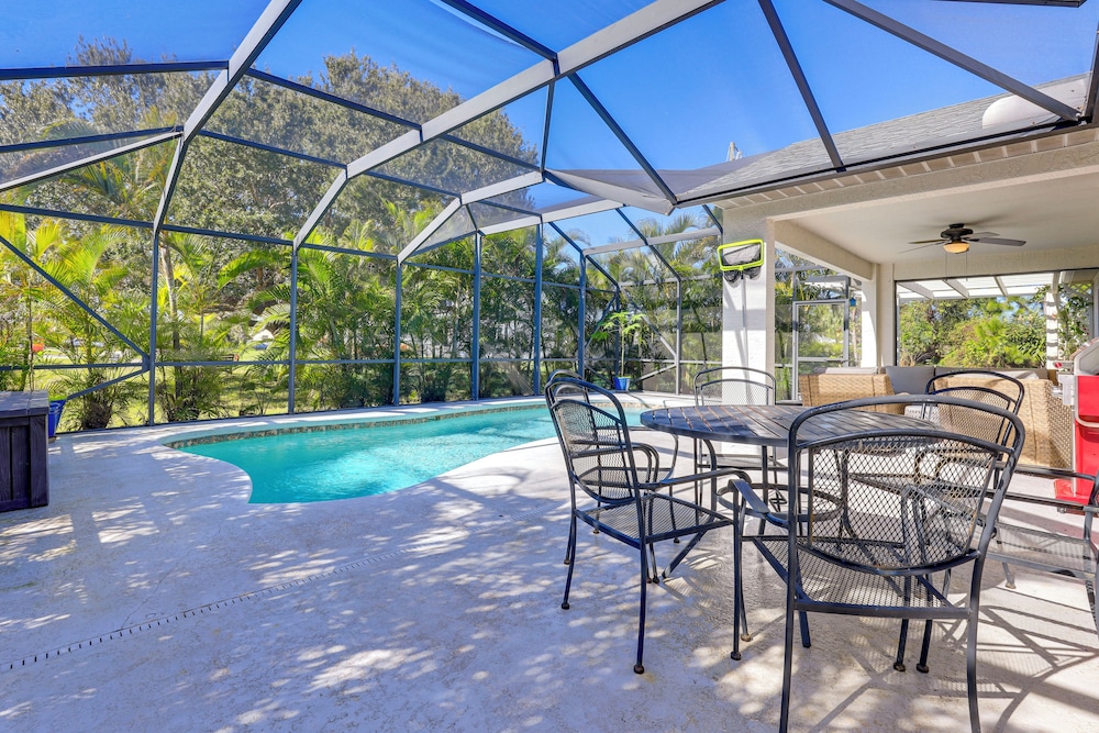 Close to Family Park: Home w/ Screened Lanai!