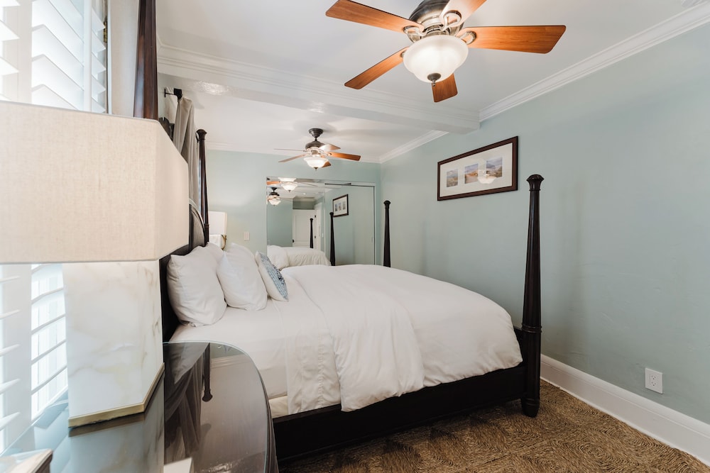 Bahama Breeze Bungalow
