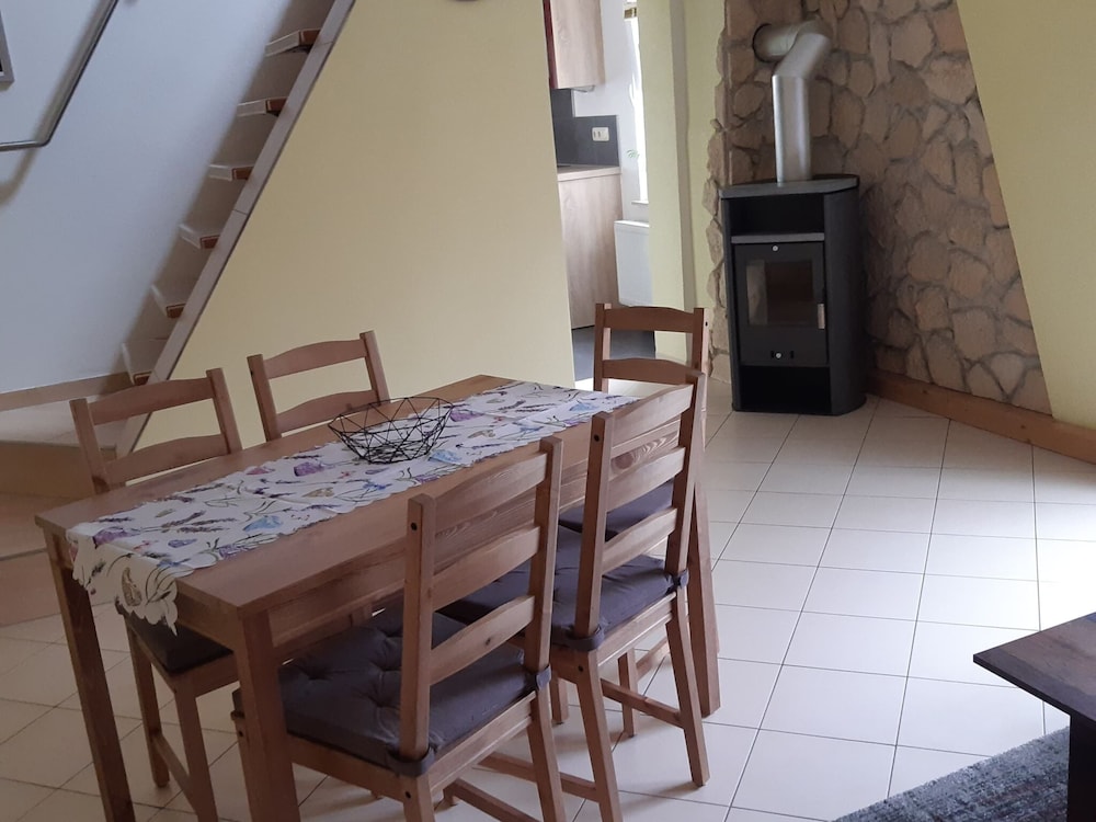 Great Holiday Home With Terrace Near Saxon